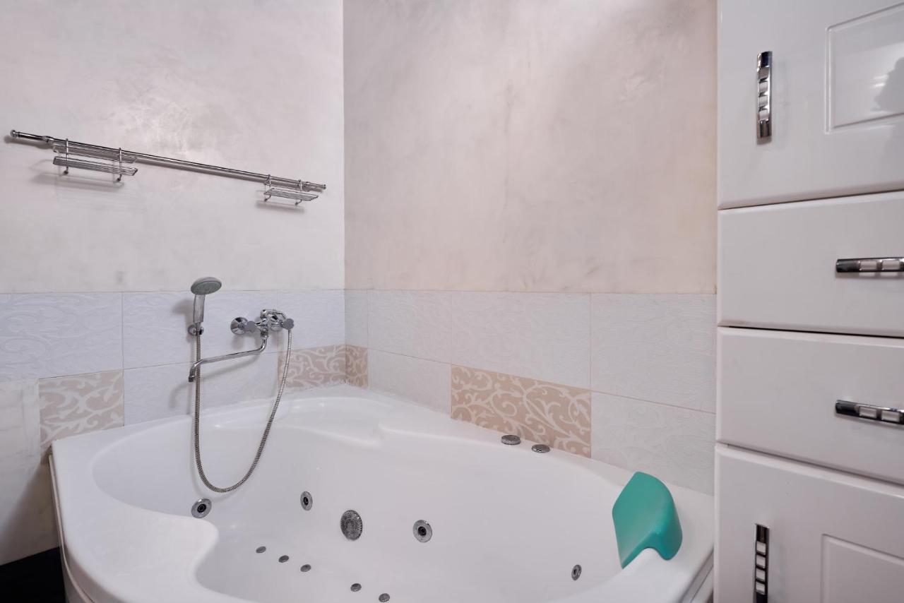 Special Flat With Great Central Location ハルキウ エクステリア 写真